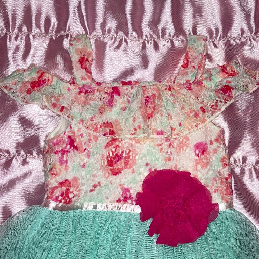 Dress - Picture 2 of 6
